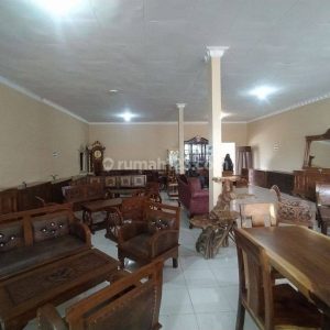 Dijual Rumah Hunian dan Ruang Usaha Strategis di Pacet