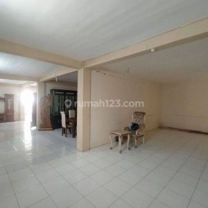 Dijual Rumah Hunian dan Ruang Usaha Strategis di Pacet