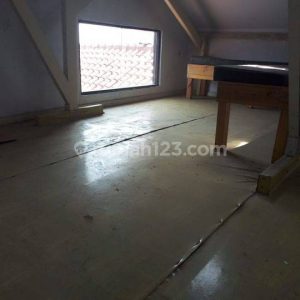 Dijual Rumah dan Tempat Usaha di Cipanas