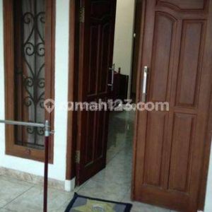 Dijual Cepat Rumah Bagus di Karangtengah